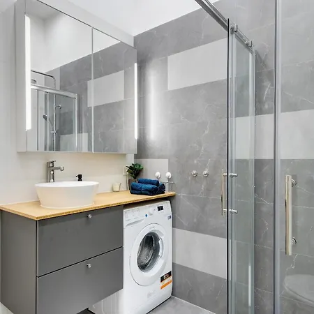 At Oktogon アパート