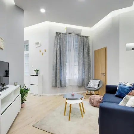 At Oktogon ブダペスト